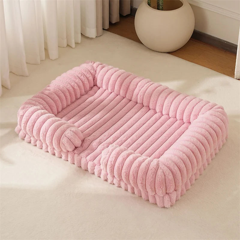 Letto ortopedico memory foam per cani Soul & Tail in ambiente domestico - colore rosa